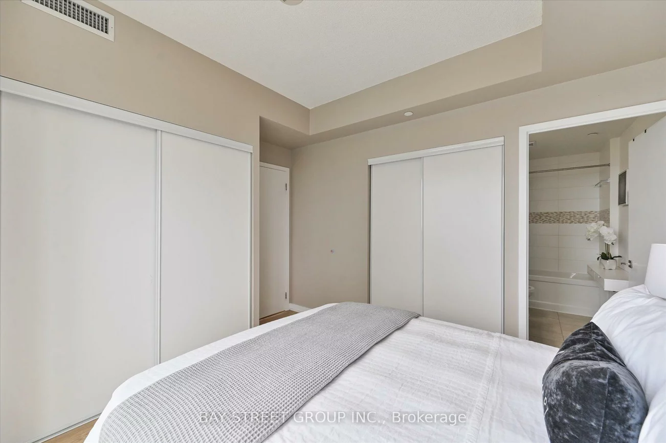 4011, Brickstone, City Centre, Mississauga