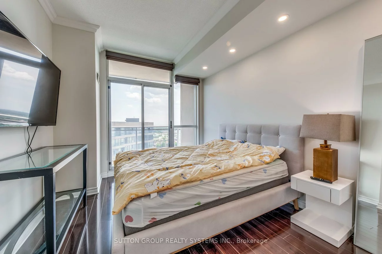 225, Webb, City Centre, Mississauga