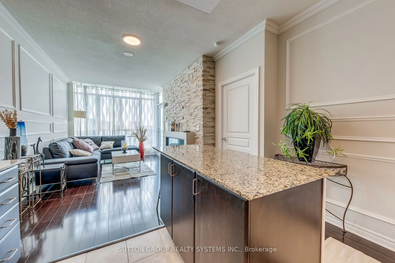 225, Webb, City Centre, Mississauga