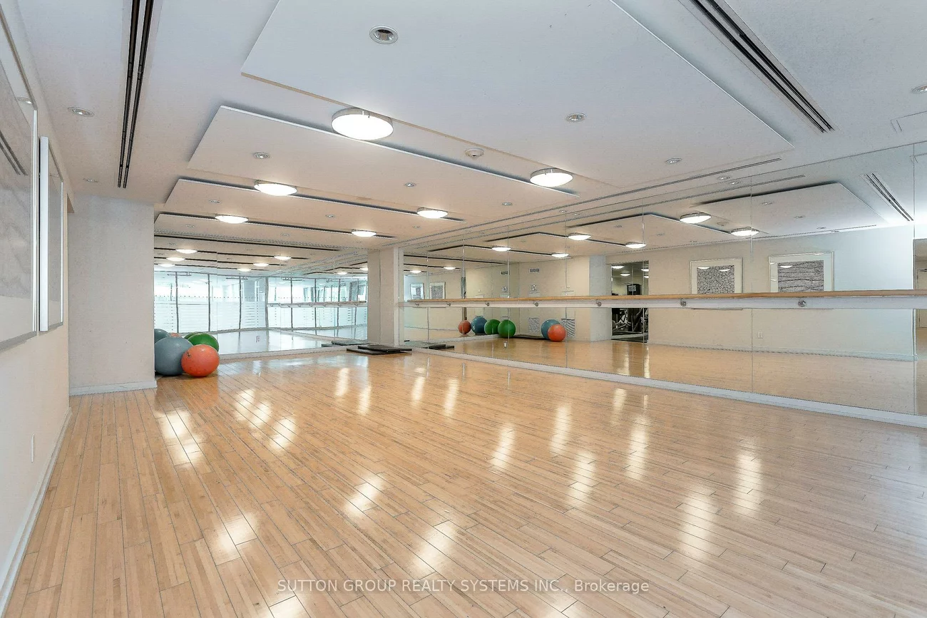 225, Webb, City Centre, Mississauga