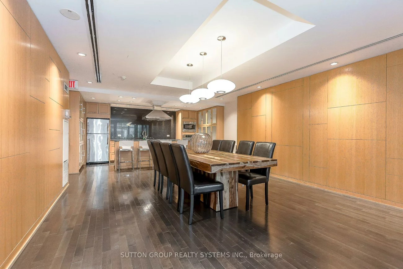 225, Webb, City Centre, Mississauga