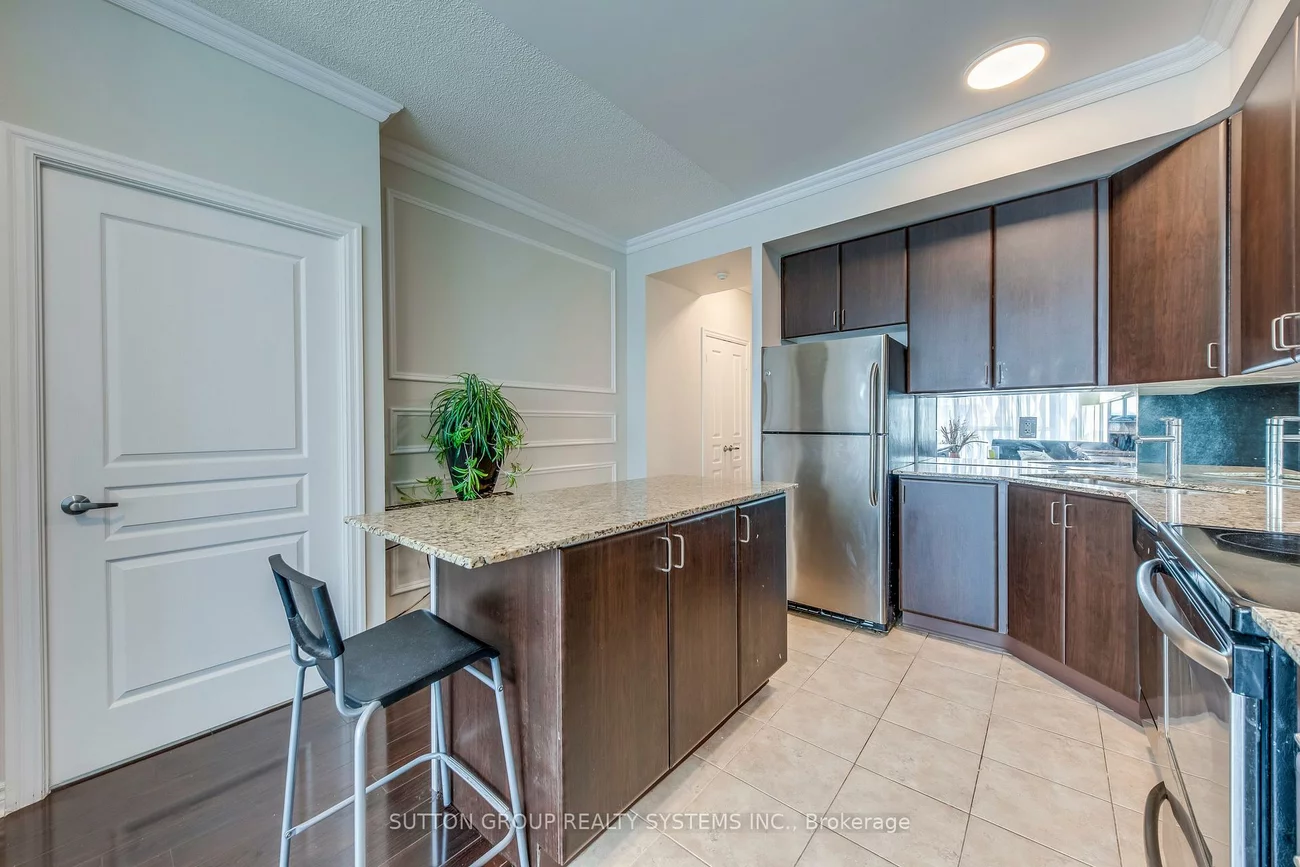 225, Webb, City Centre, Mississauga