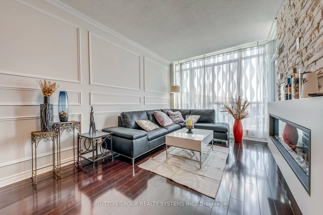 225, Webb, City Centre, Mississauga