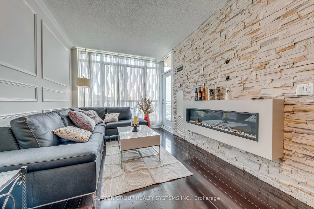 225, Webb, City Centre, Mississauga