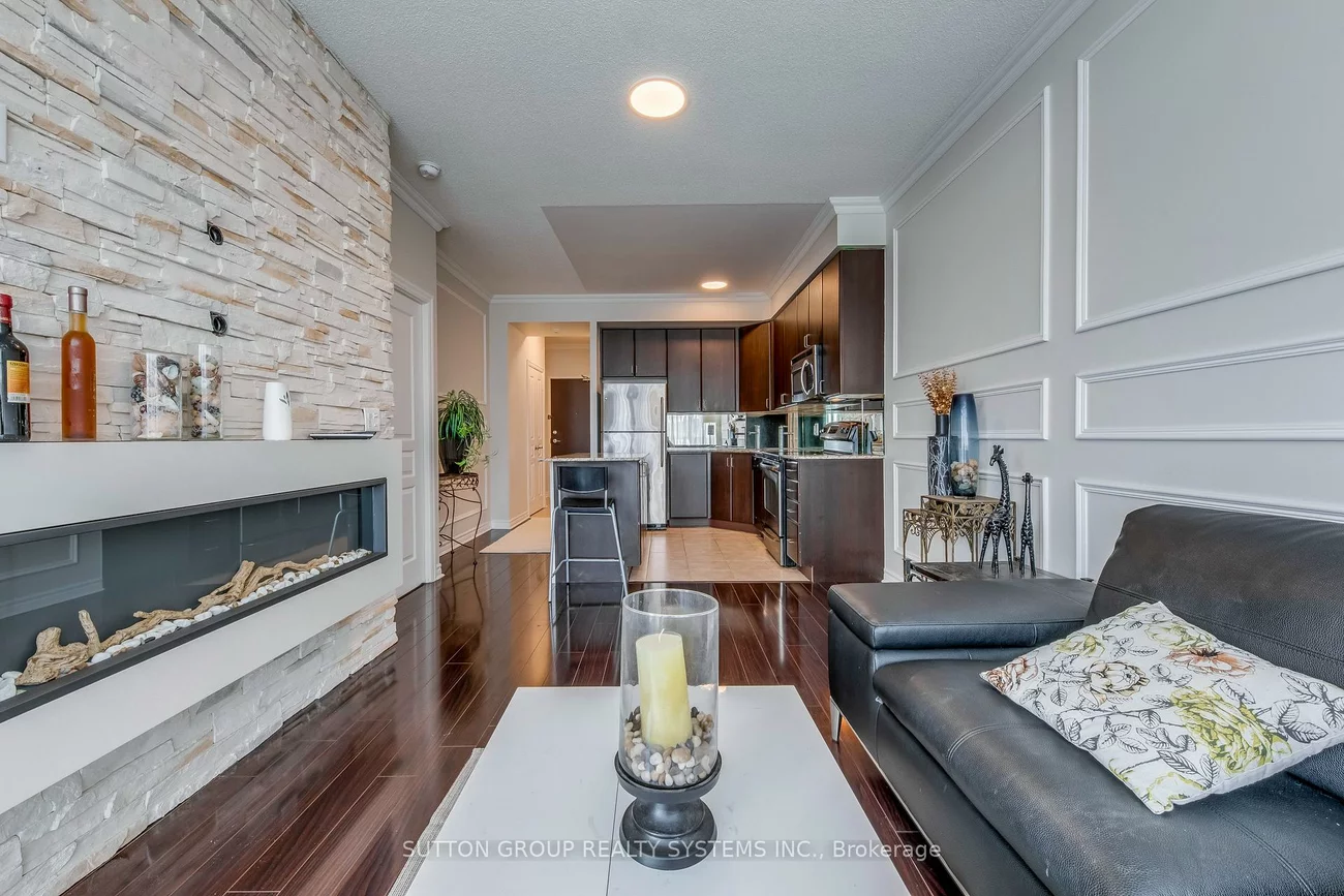 225, Webb, City Centre, Mississauga