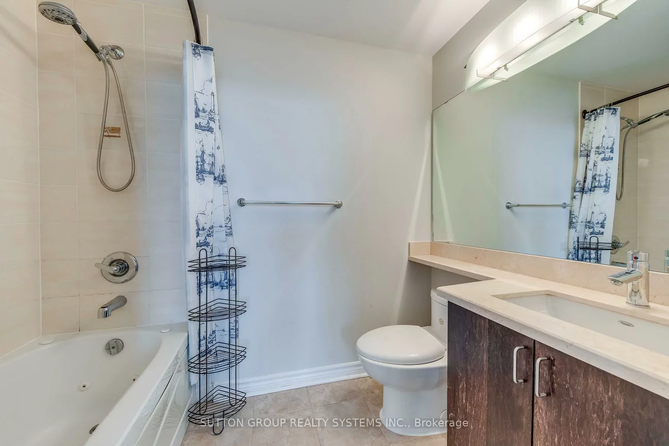 225, Webb, City Centre, Mississauga