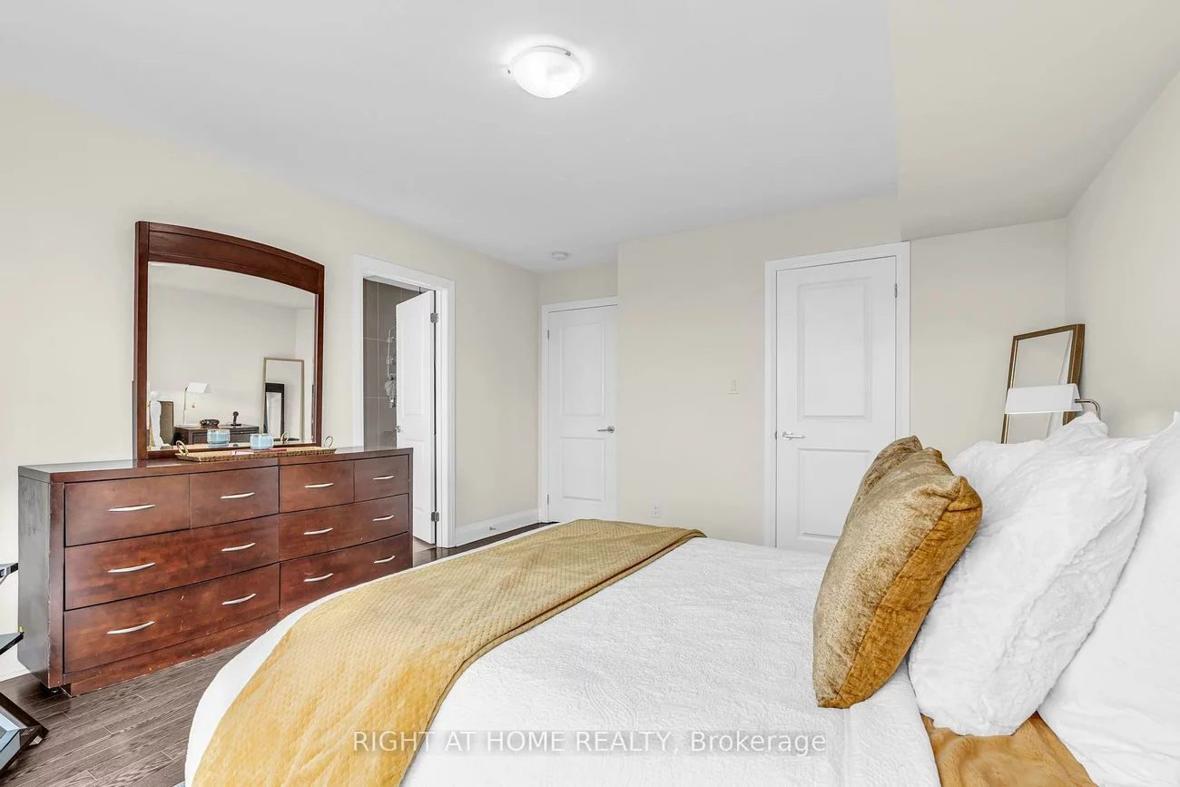 5040, Four Springs, Hurontario, Mississauga