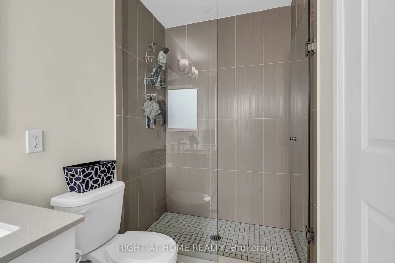 5040, Four Springs, Hurontario, Mississauga