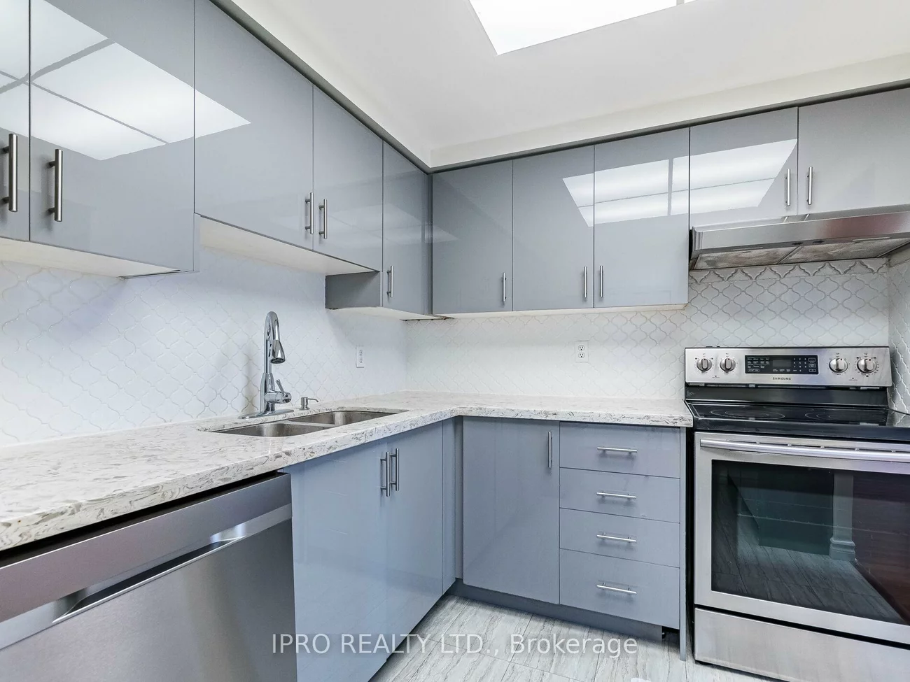 135, Hillcrest, Cooksville, Mississauga