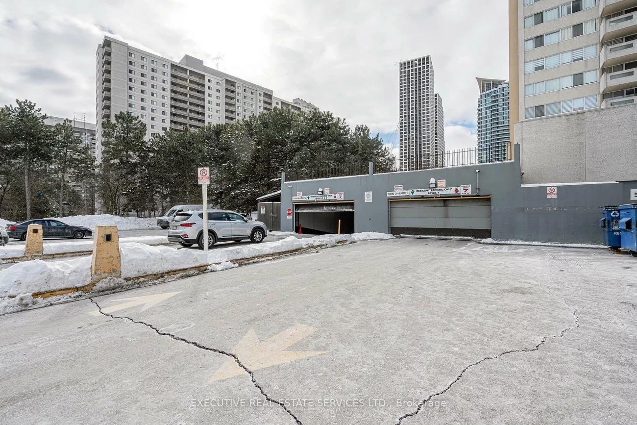 3590, Kaneff, Mississauga Valleys, Mississauga