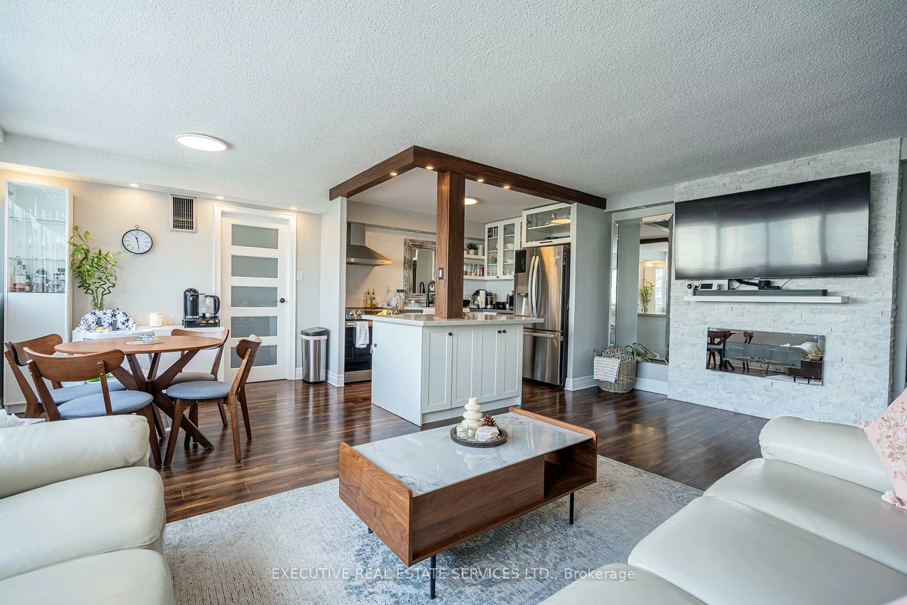 3590, Kaneff, Mississauga Valleys, Mississauga