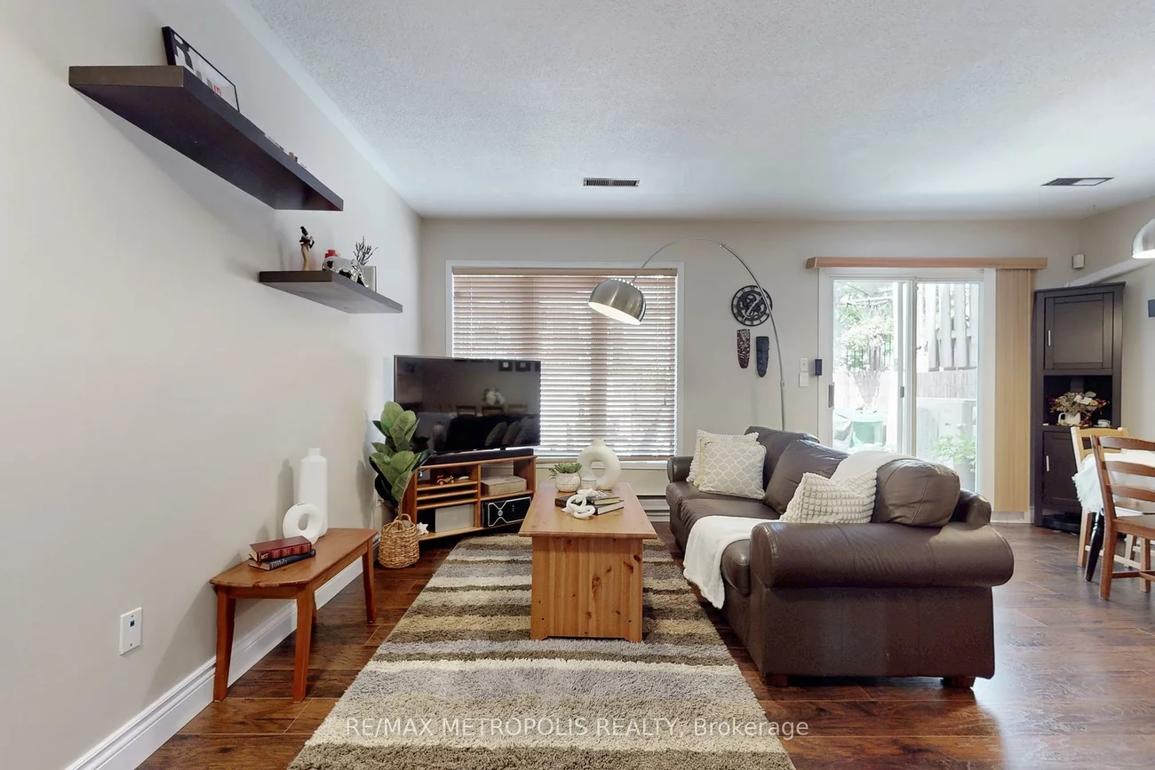 99, Bristol, Hurontario, Mississauga