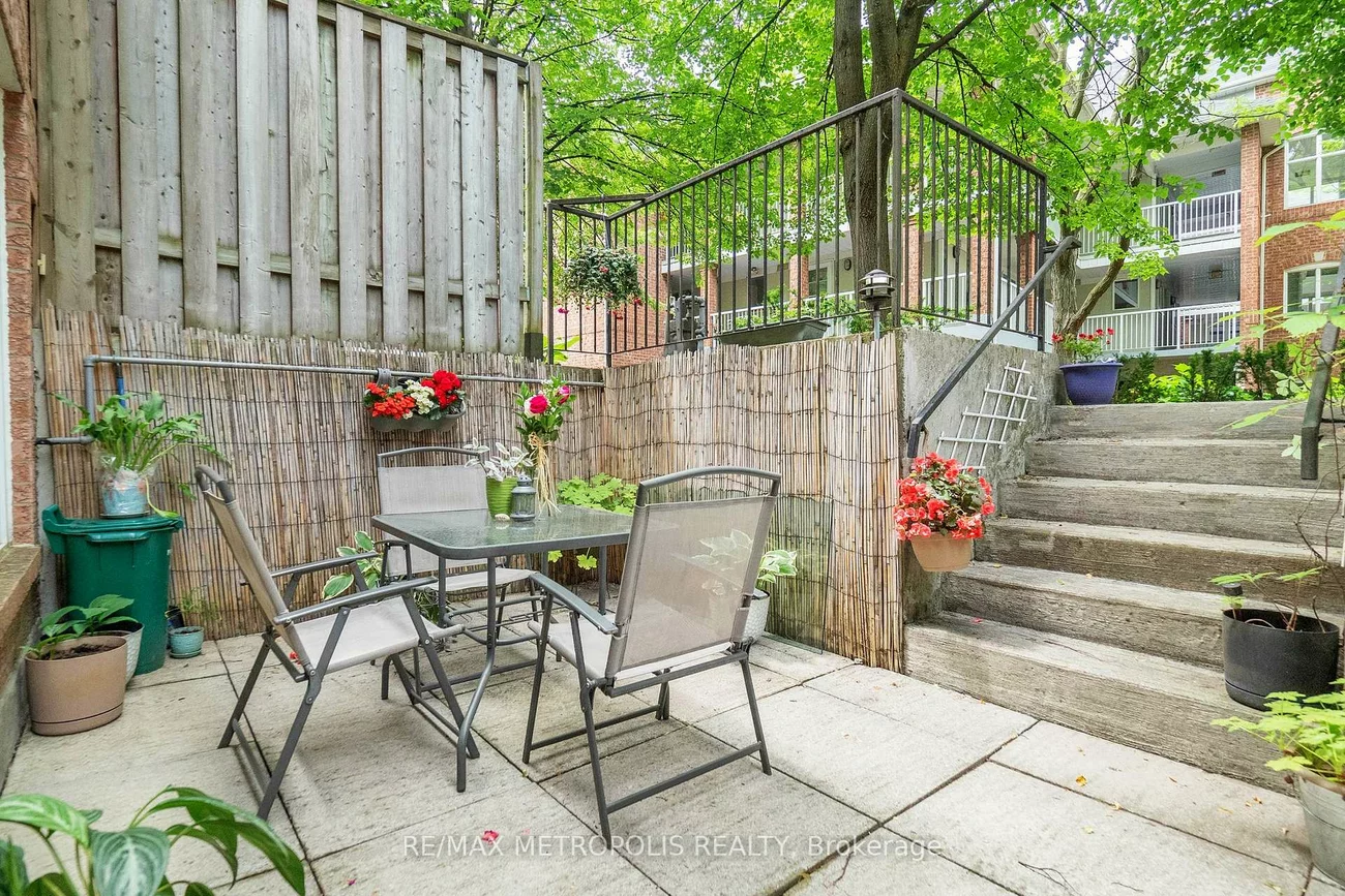 99, Bristol, Hurontario, Mississauga
