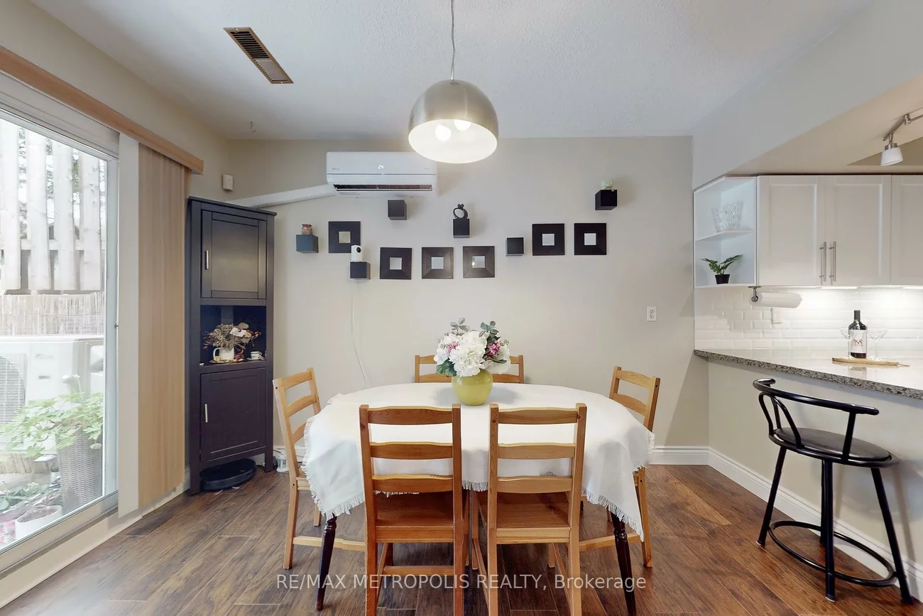 99, Bristol, Hurontario, Mississauga