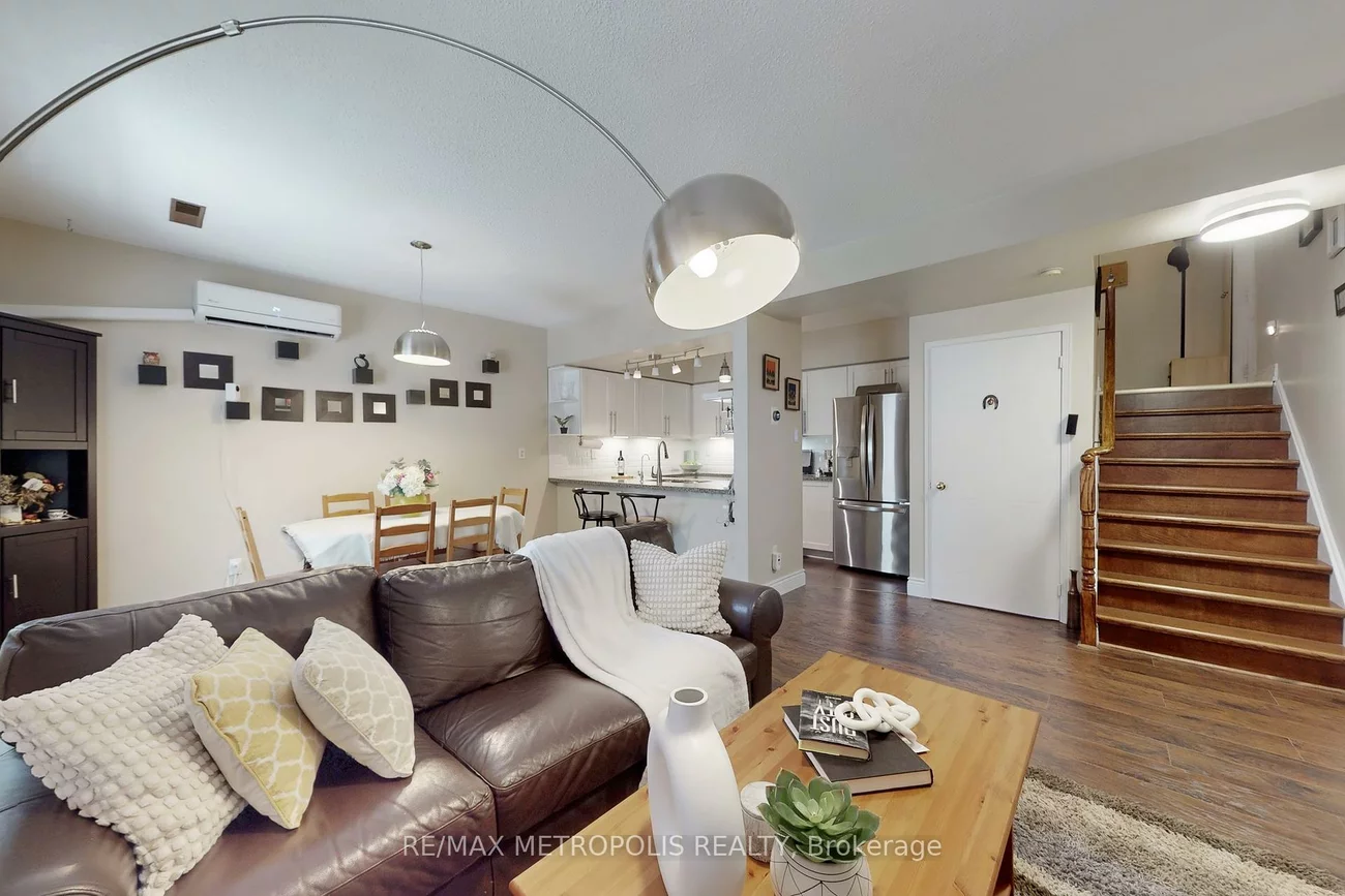 99, Bristol, Hurontario, Mississauga