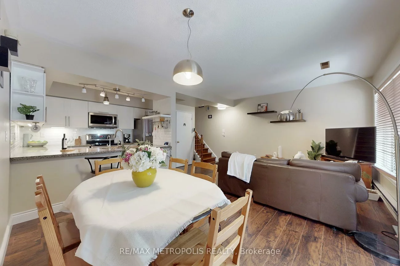 99, Bristol, Hurontario, Mississauga