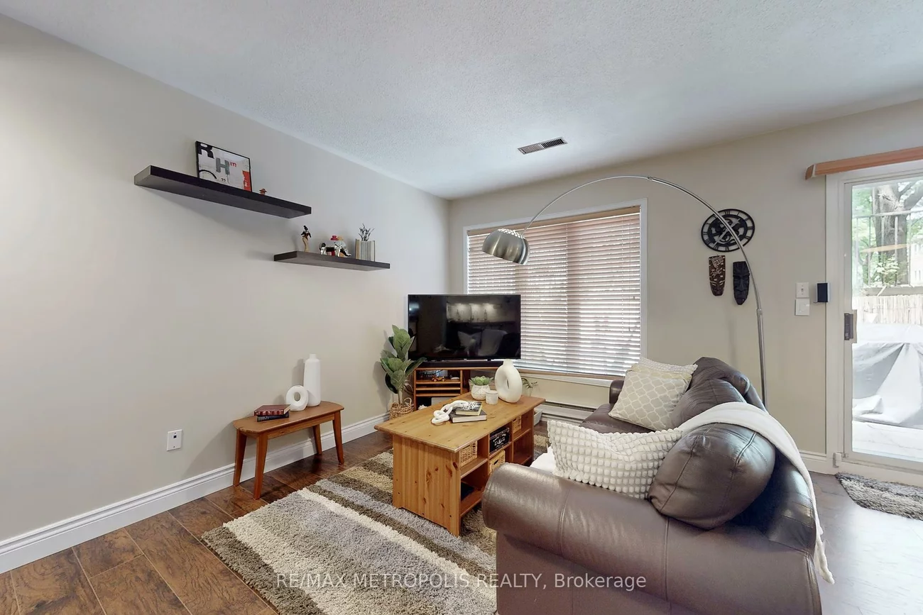 99, Bristol, Hurontario, Mississauga