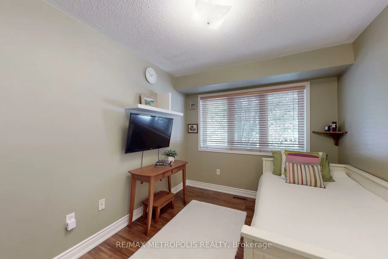 99, Bristol, Hurontario, Mississauga