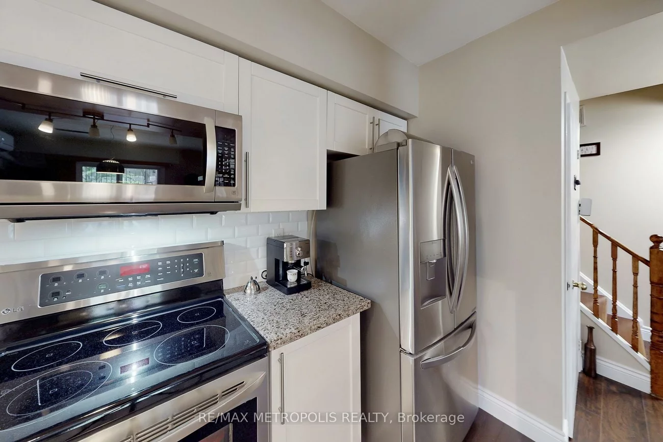 99, Bristol, Hurontario, Mississauga