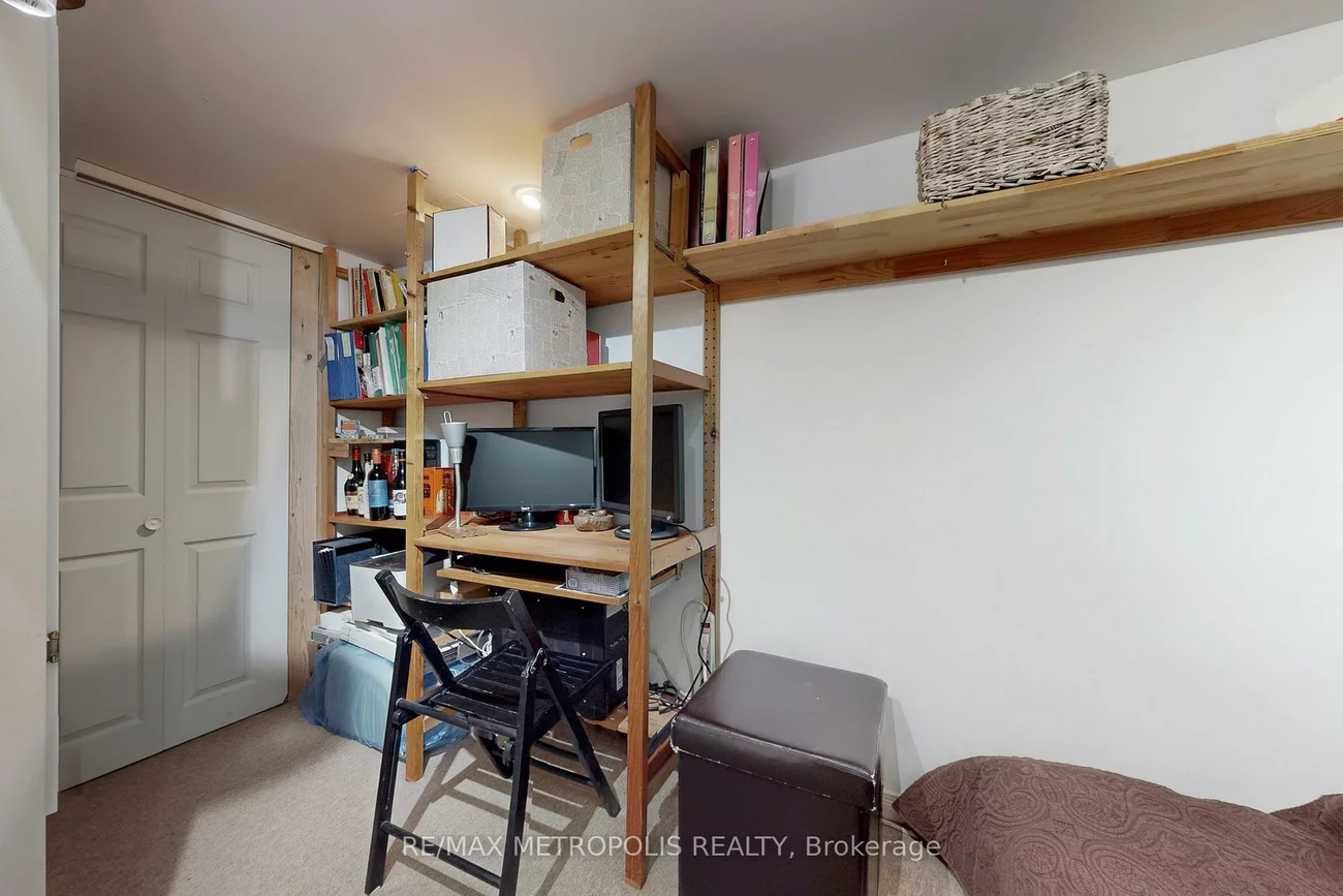 99, Bristol, Hurontario, Mississauga