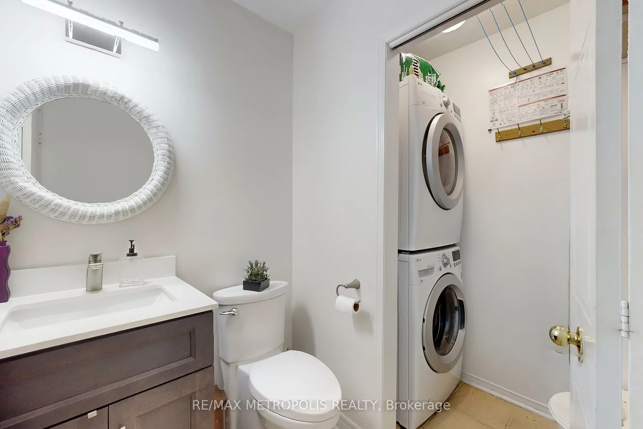 99, Bristol, Hurontario, Mississauga