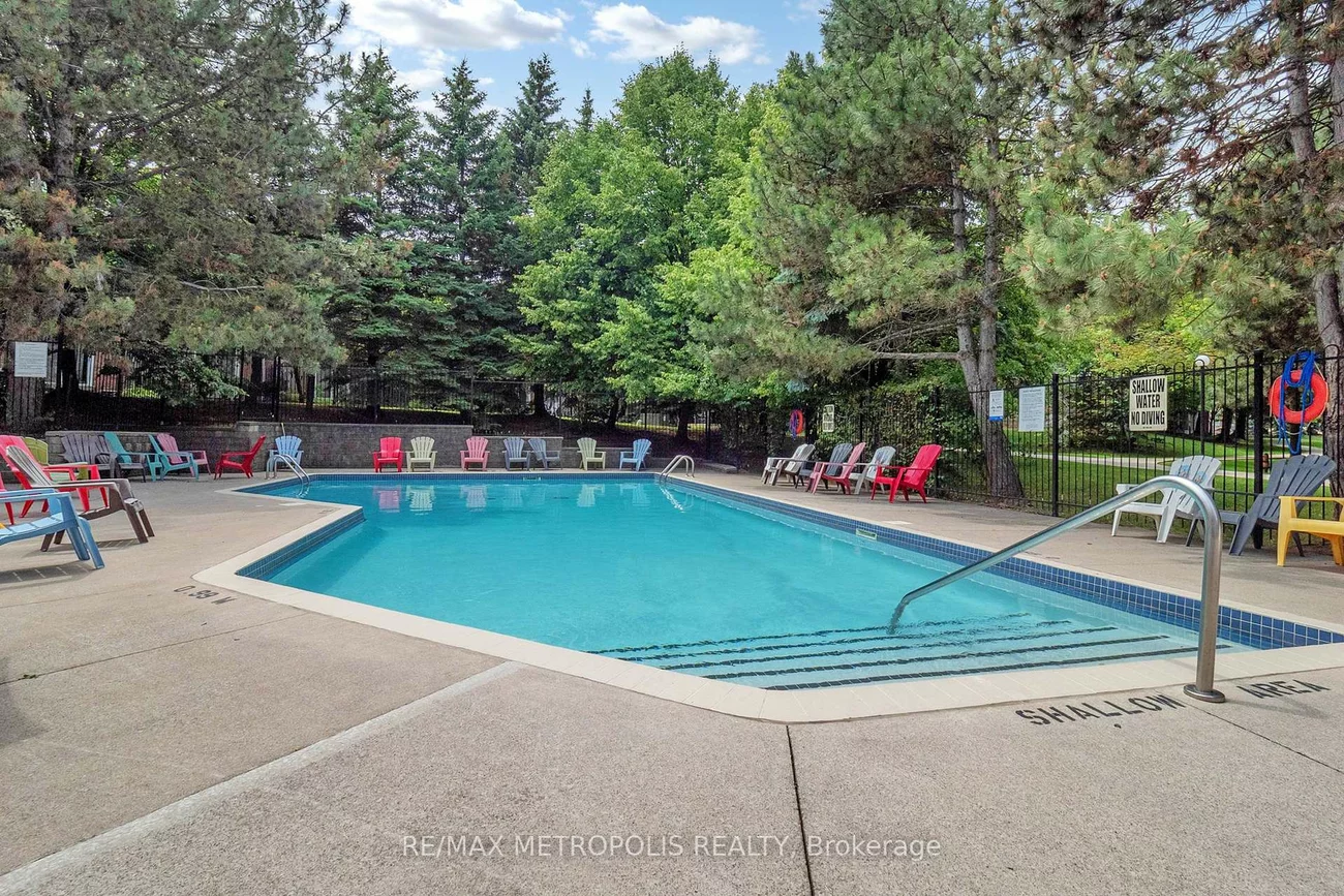 99, Bristol, Hurontario, Mississauga