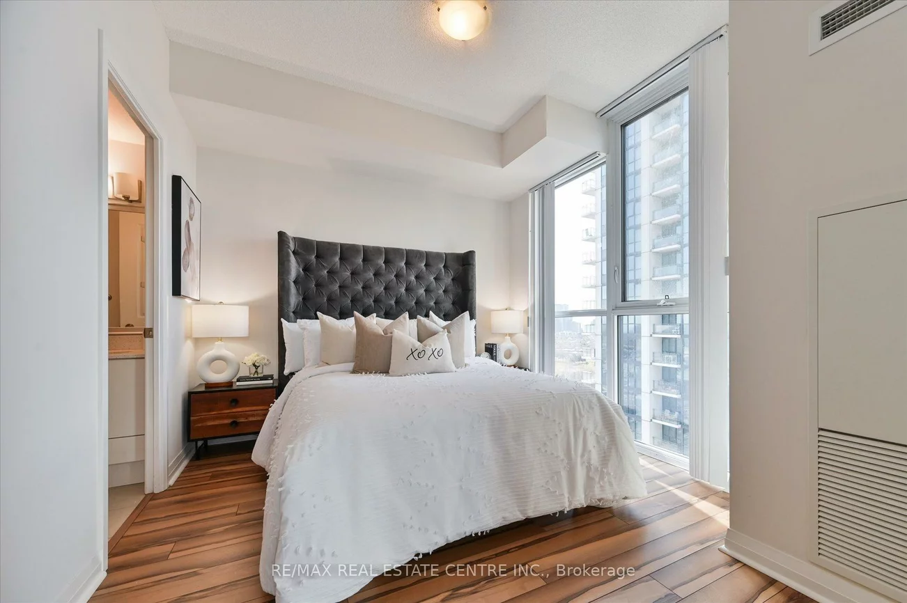 55, Eglinton, Hurontario, Mississauga
