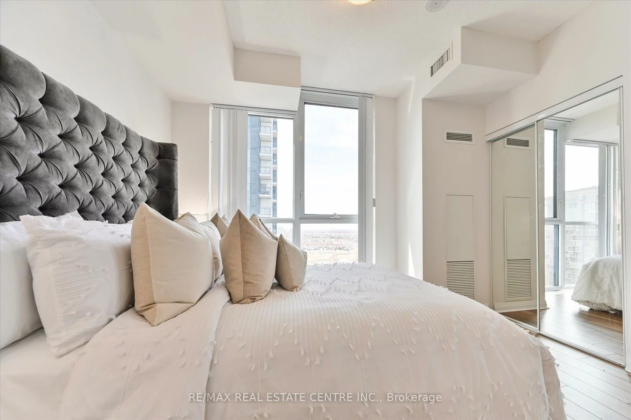 55, Eglinton, Hurontario, Mississauga