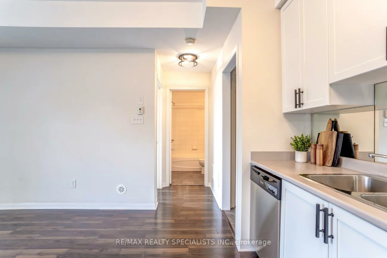 2915, Hazelton, Central Erin Mills, Mississauga