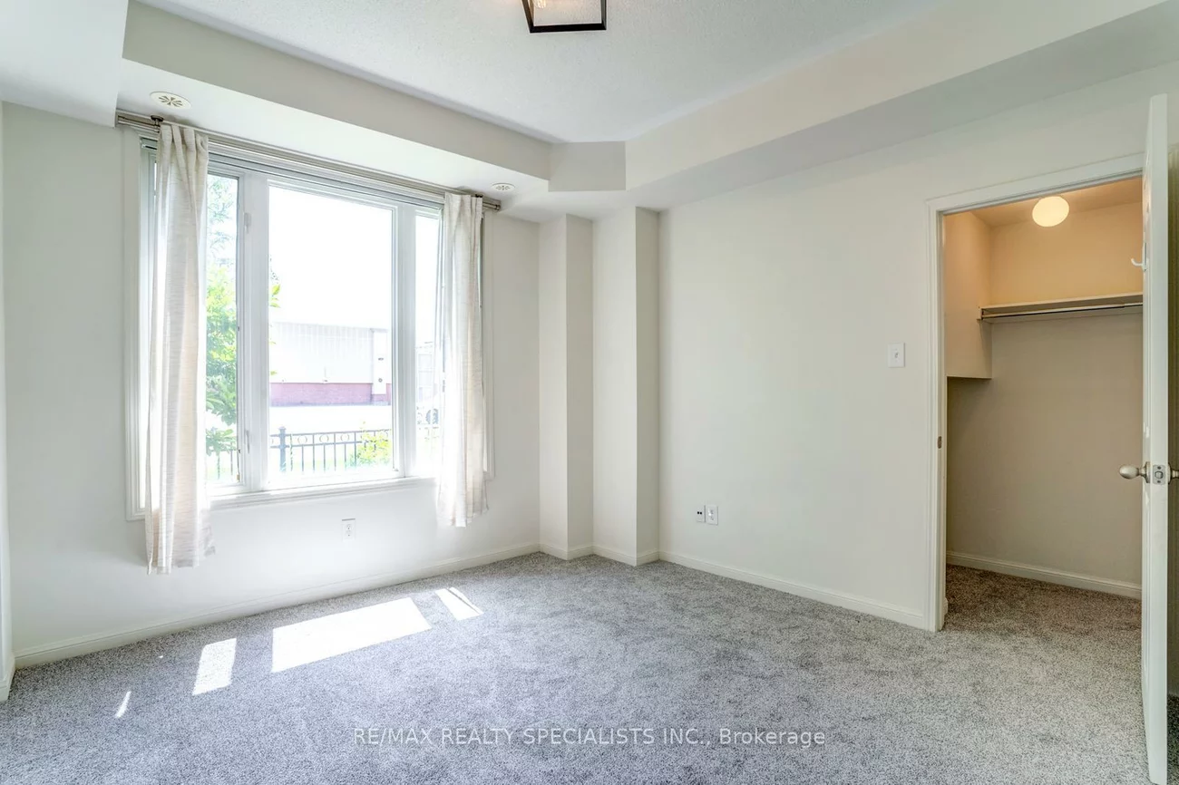 2915, Hazelton, Central Erin Mills, Mississauga
