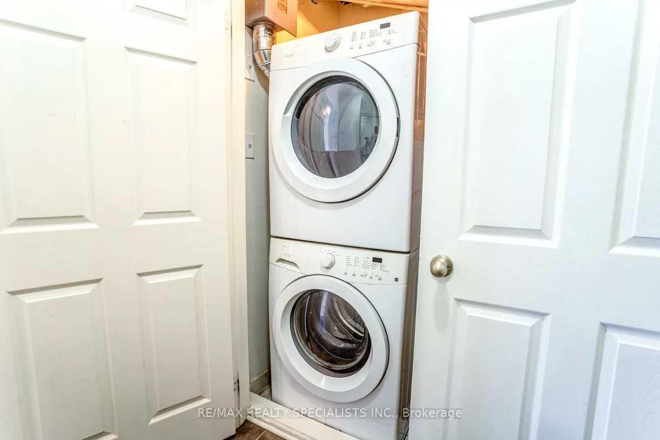 2915, Hazelton, Central Erin Mills, Mississauga