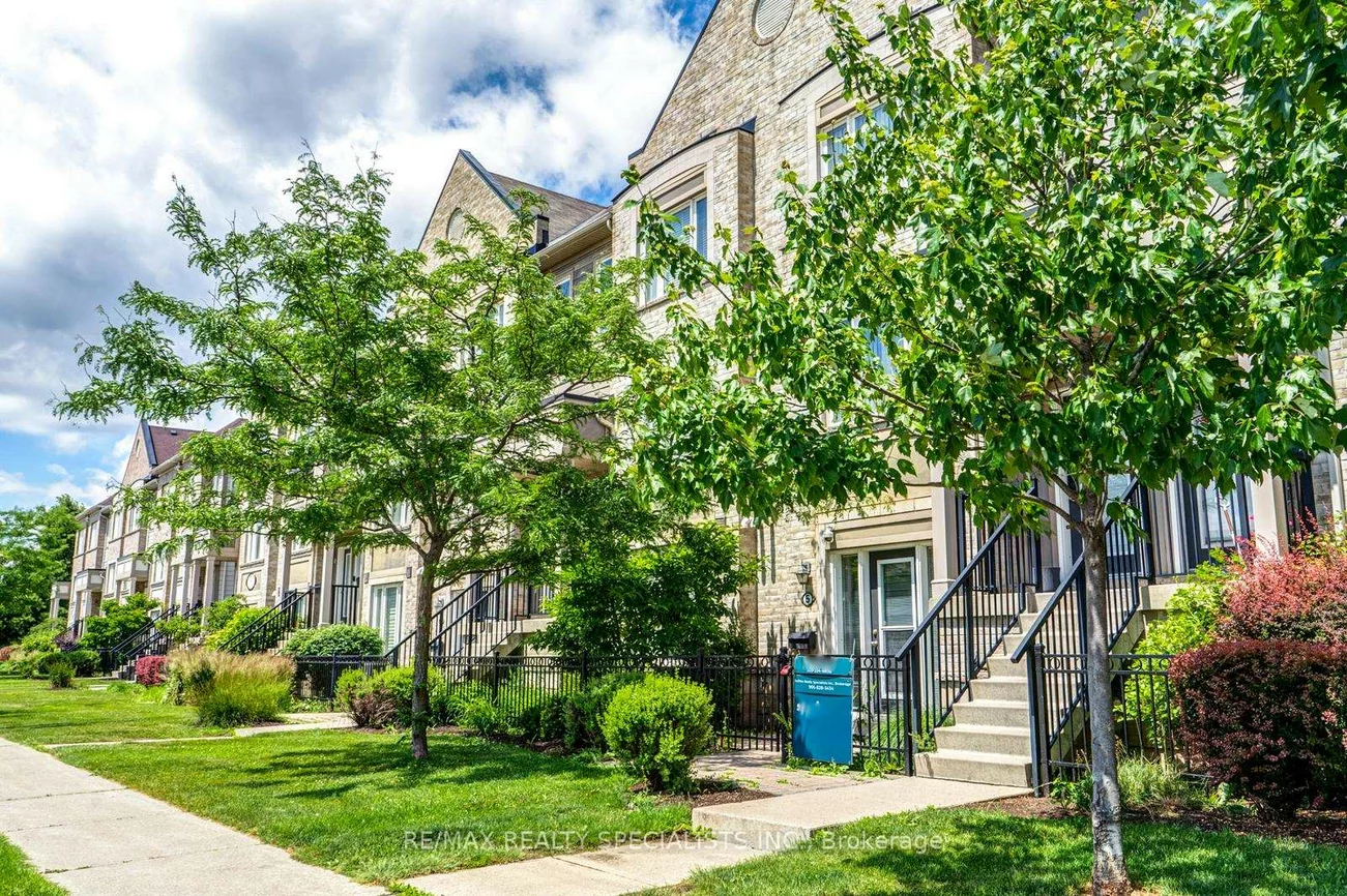 2915, Hazelton, Central Erin Mills, Mississauga