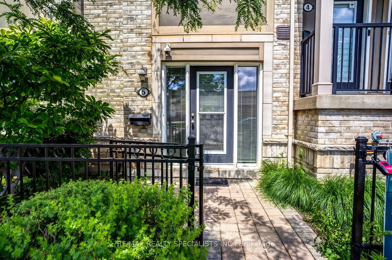 2915, Hazelton, Central Erin Mills, Mississauga