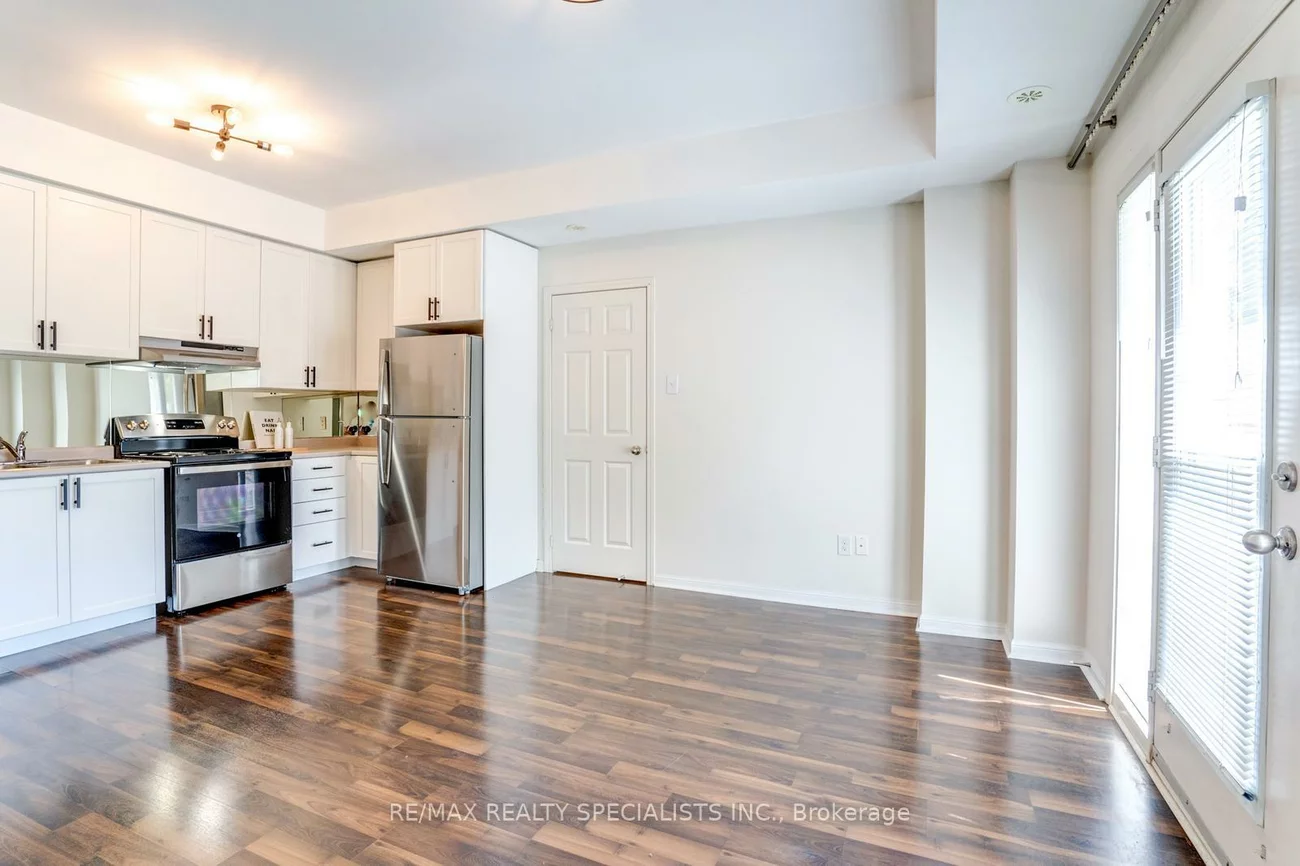 2915, Hazelton, Central Erin Mills, Mississauga