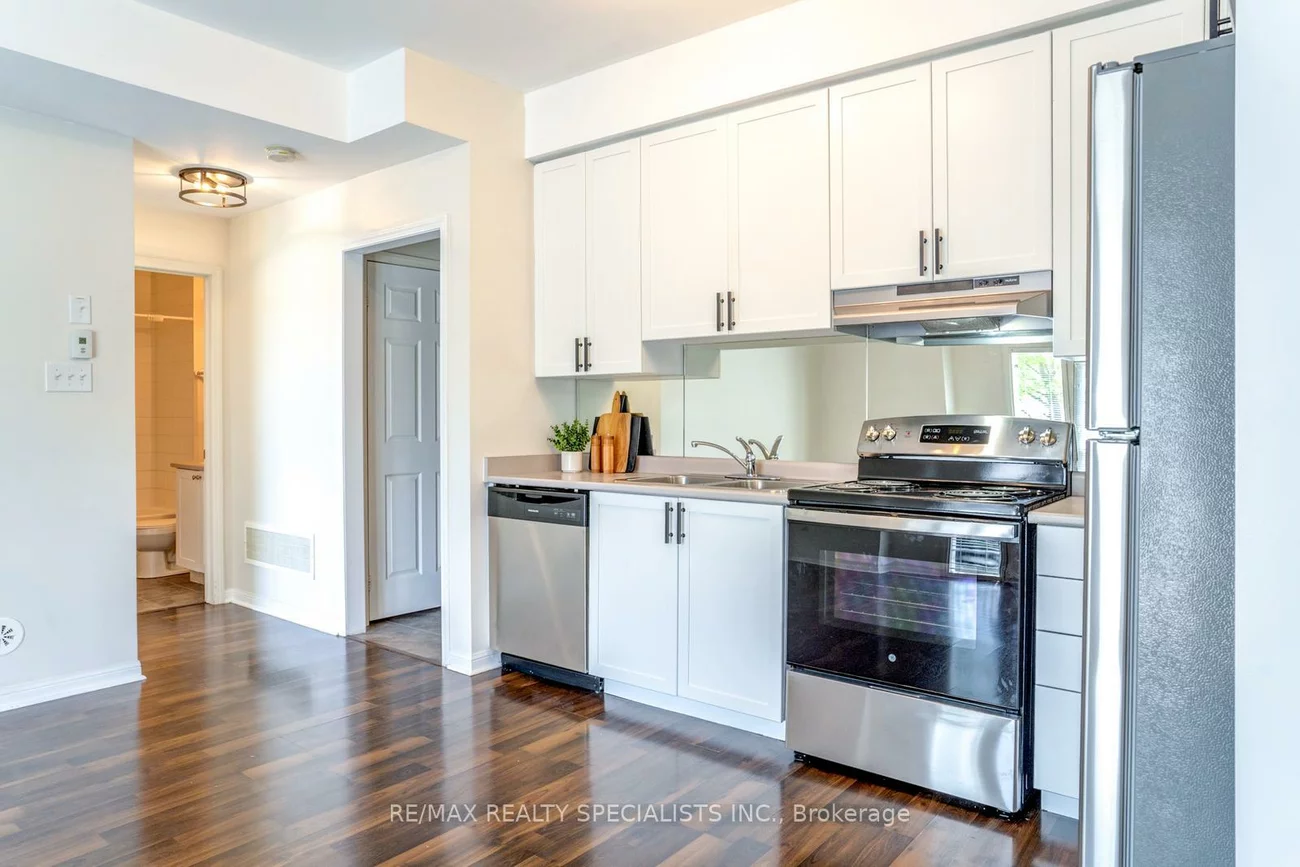 2915, Hazelton, Central Erin Mills, Mississauga