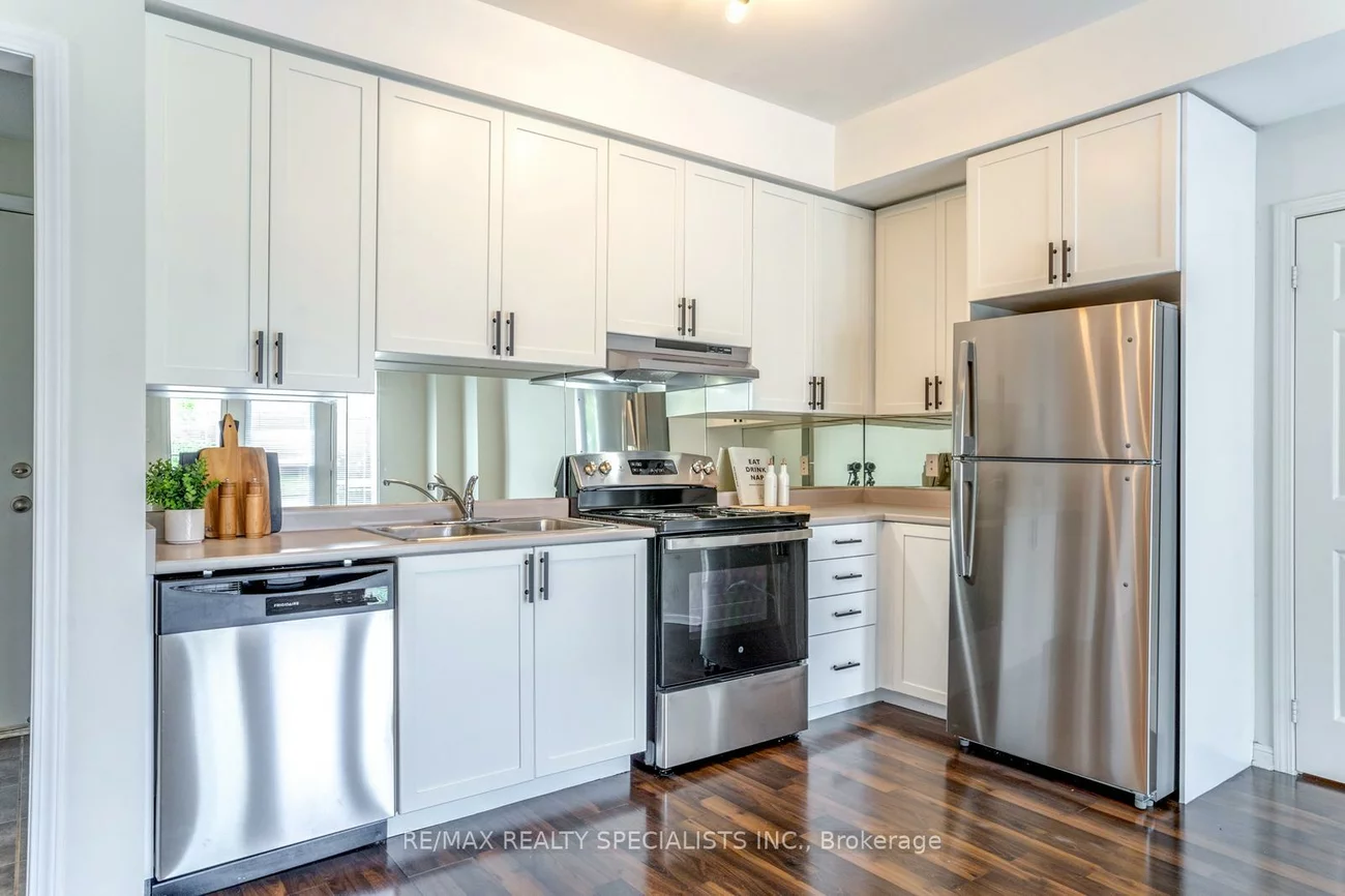 2915, Hazelton, Central Erin Mills, Mississauga