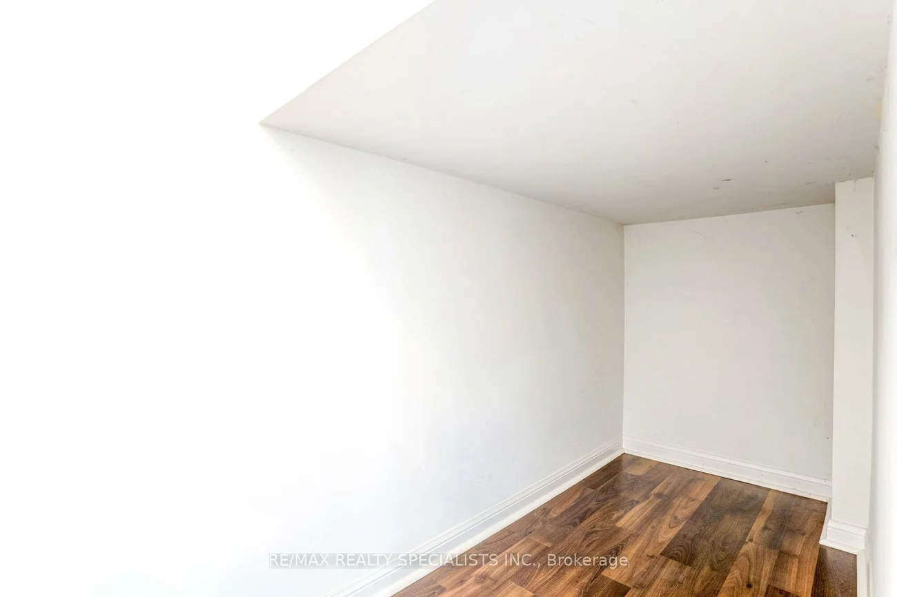 2915, Hazelton, Central Erin Mills, Mississauga