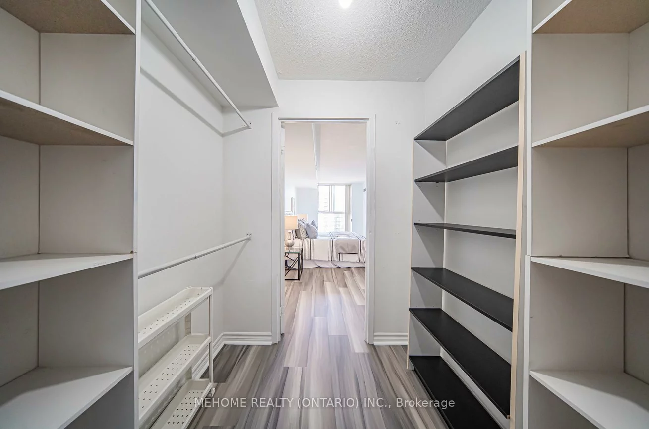 2091, Hurontario, Cooksville, Mississauga