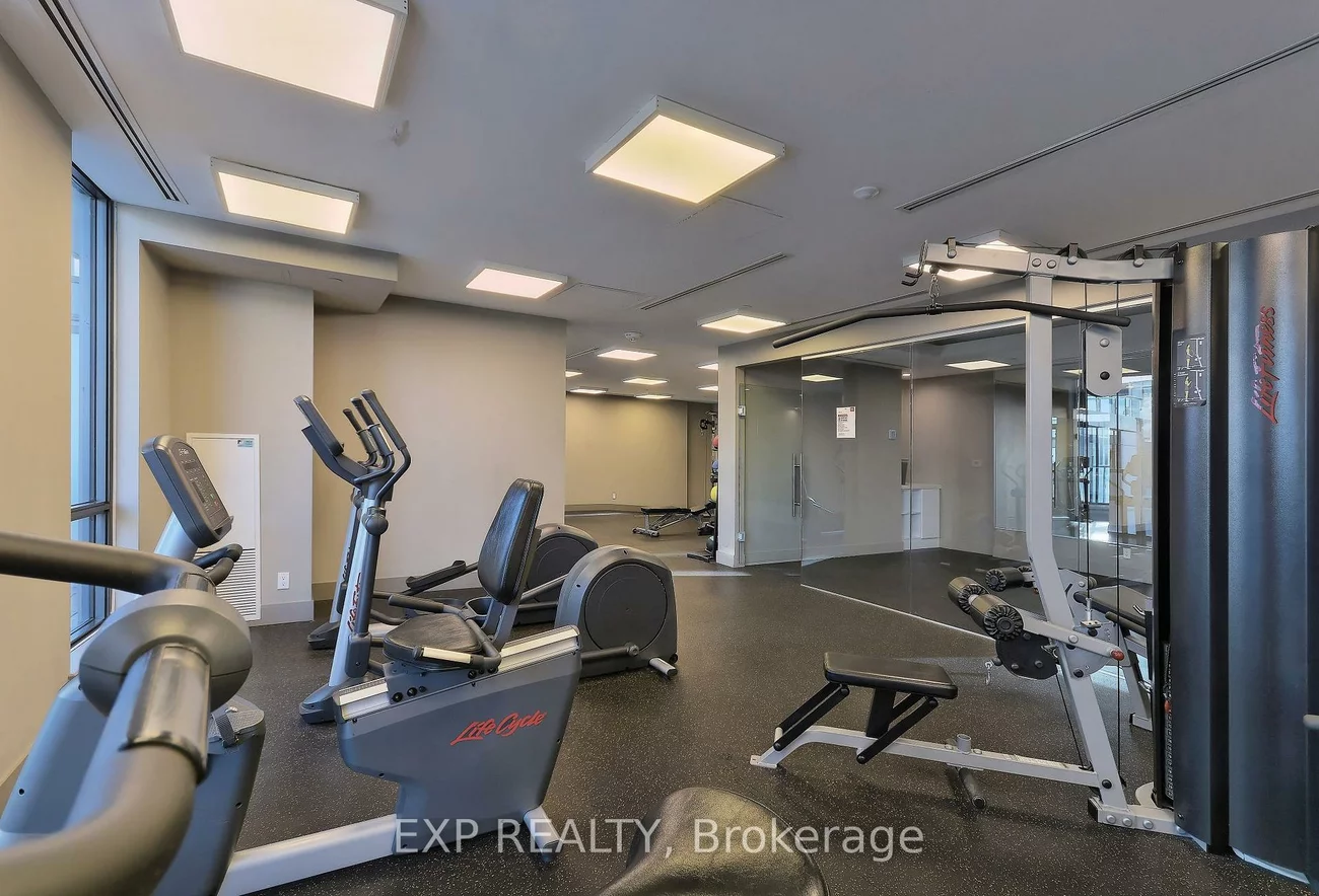 35, Watergarden, Hurontario, Mississauga