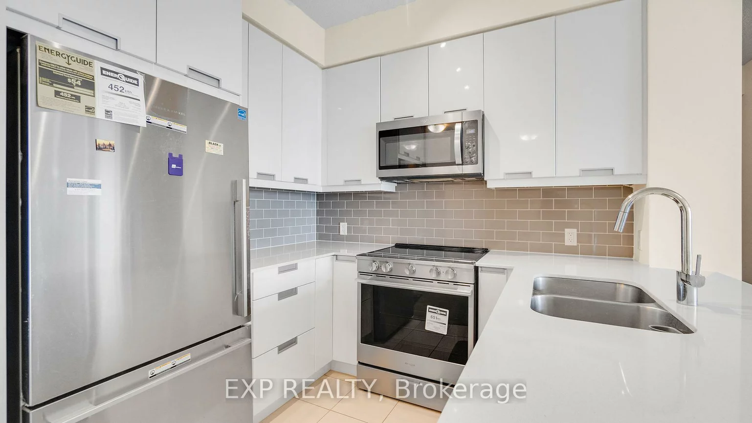 35, Watergarden, Hurontario, Mississauga
