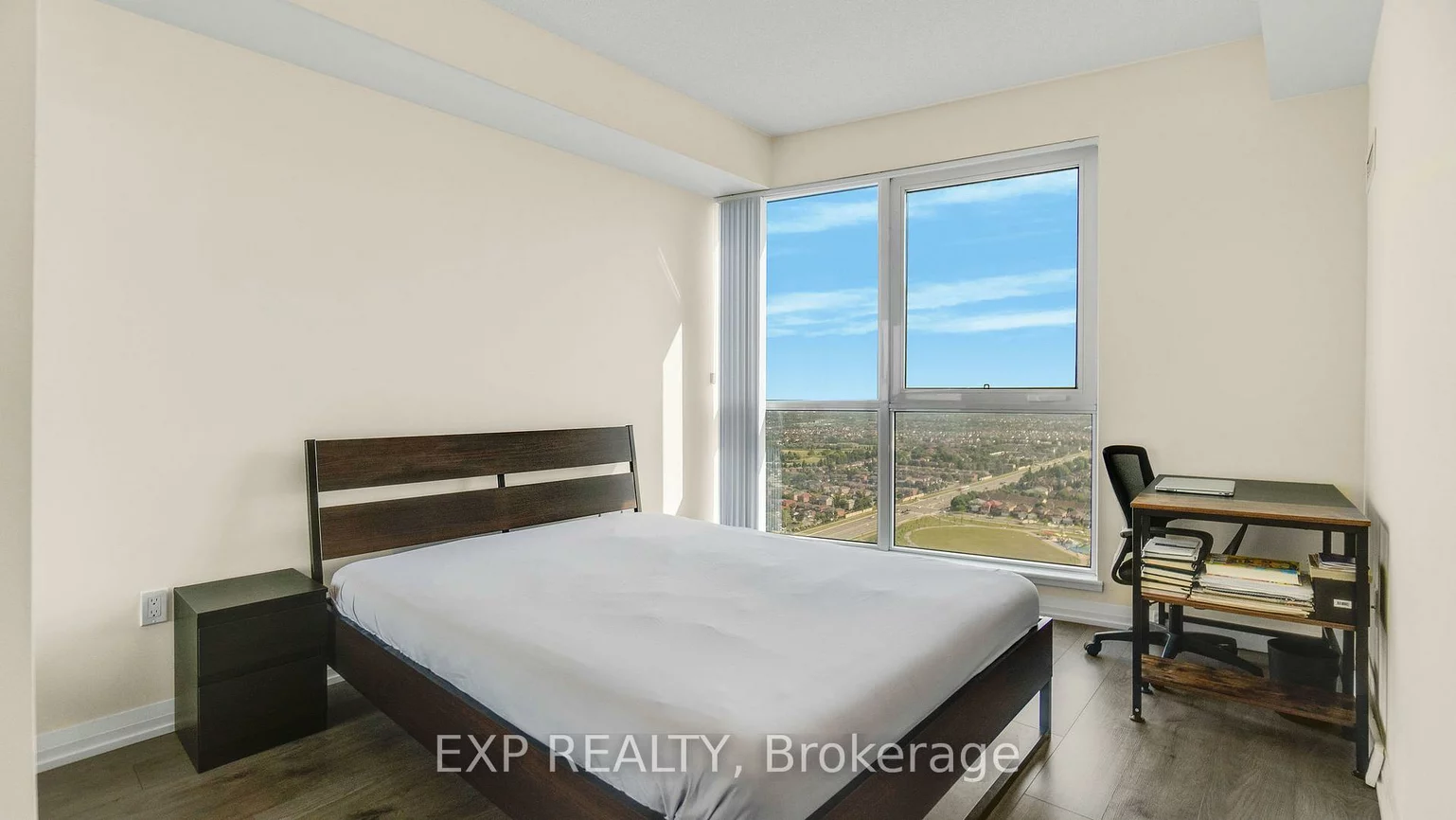 35, Watergarden, Hurontario, Mississauga