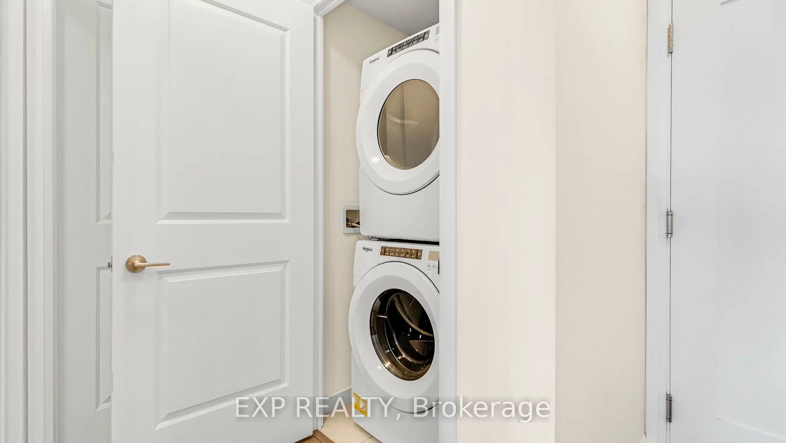 35, Watergarden, Hurontario, Mississauga