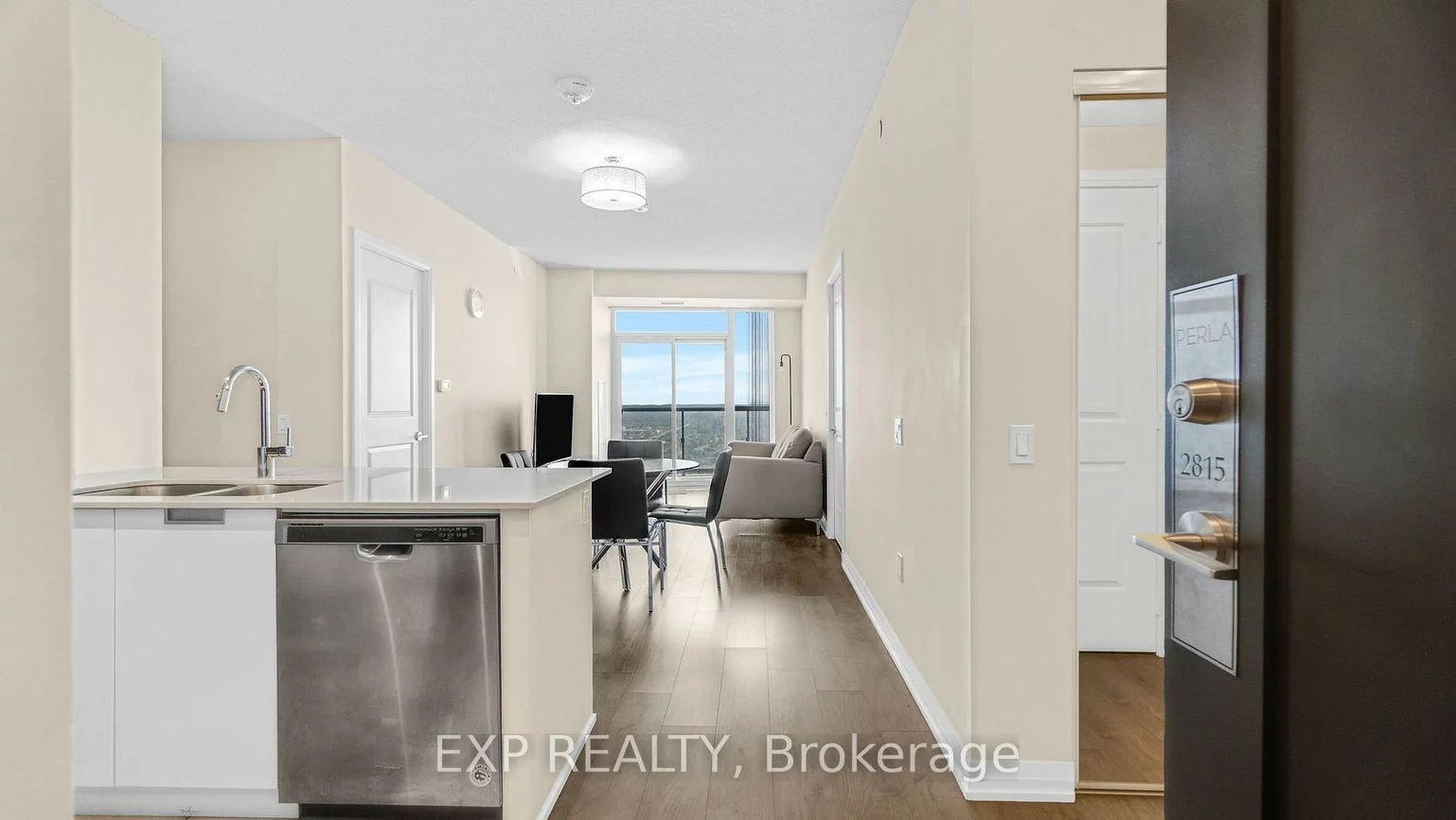 35, Watergarden, Hurontario, Mississauga