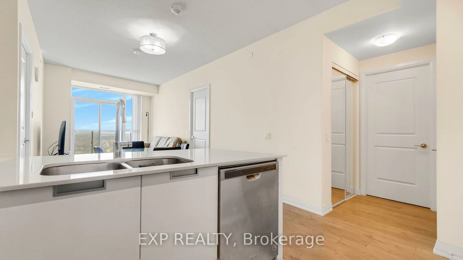 35, Watergarden, Hurontario, Mississauga