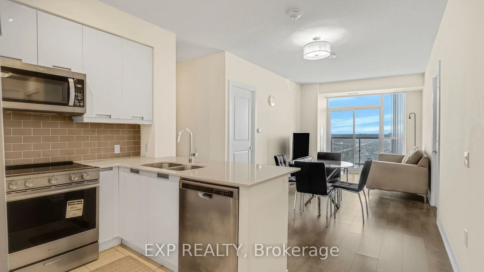 35, Watergarden, Hurontario, Mississauga