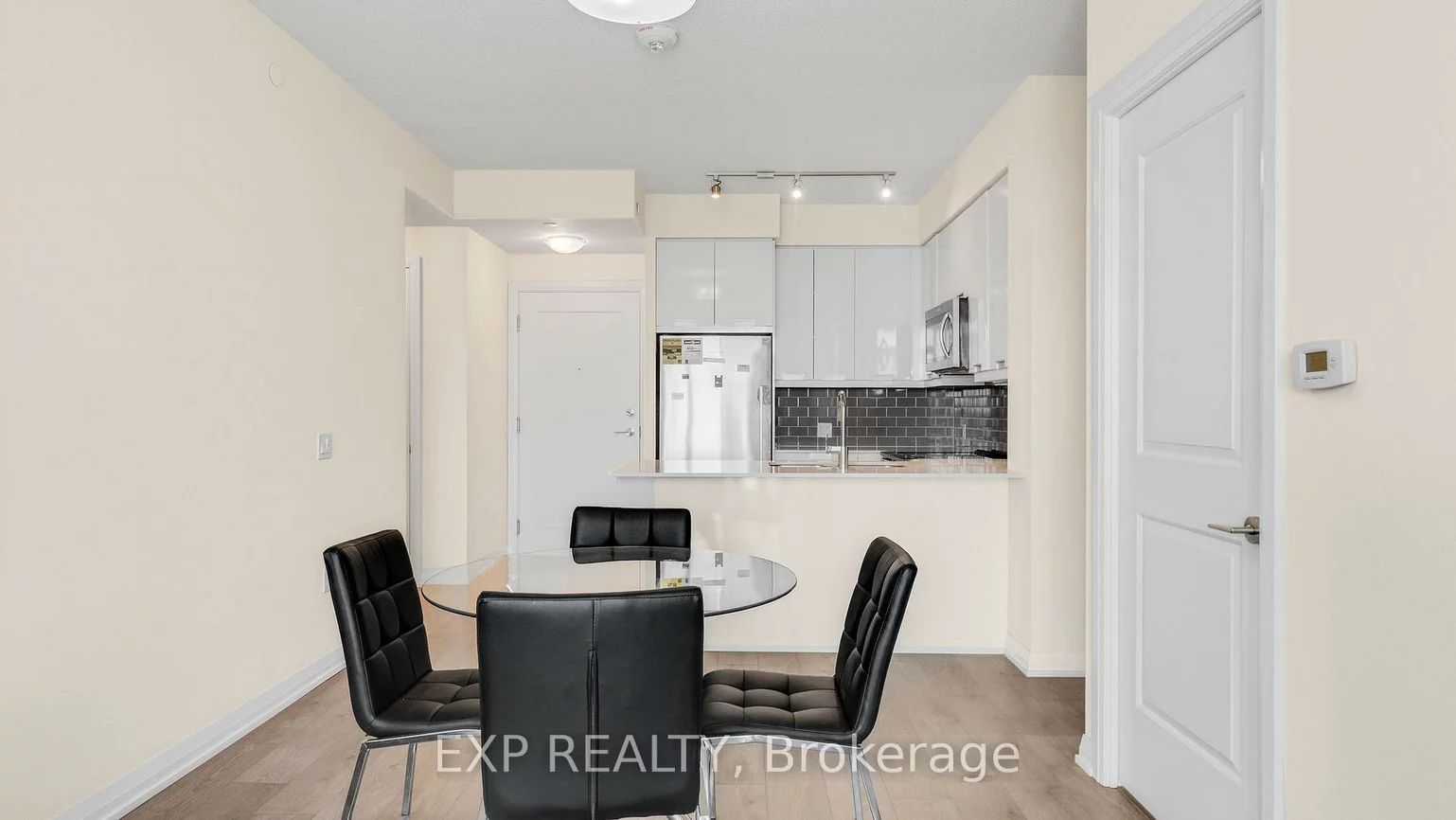 35, Watergarden, Hurontario, Mississauga