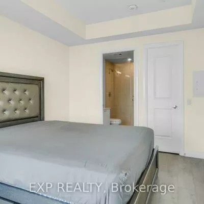 35, Watergarden, Hurontario, Mississauga