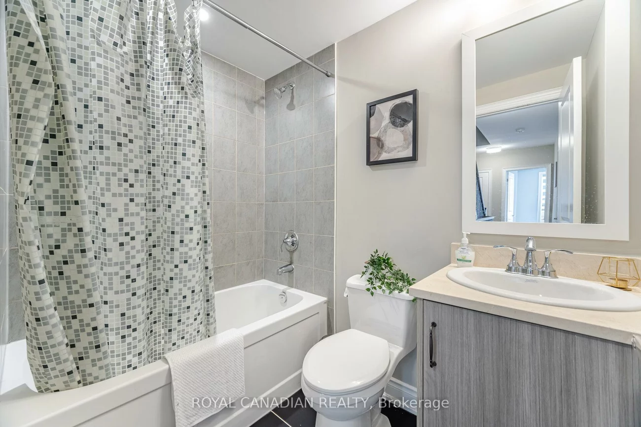50, Lunar, Streetsville, Mississauga