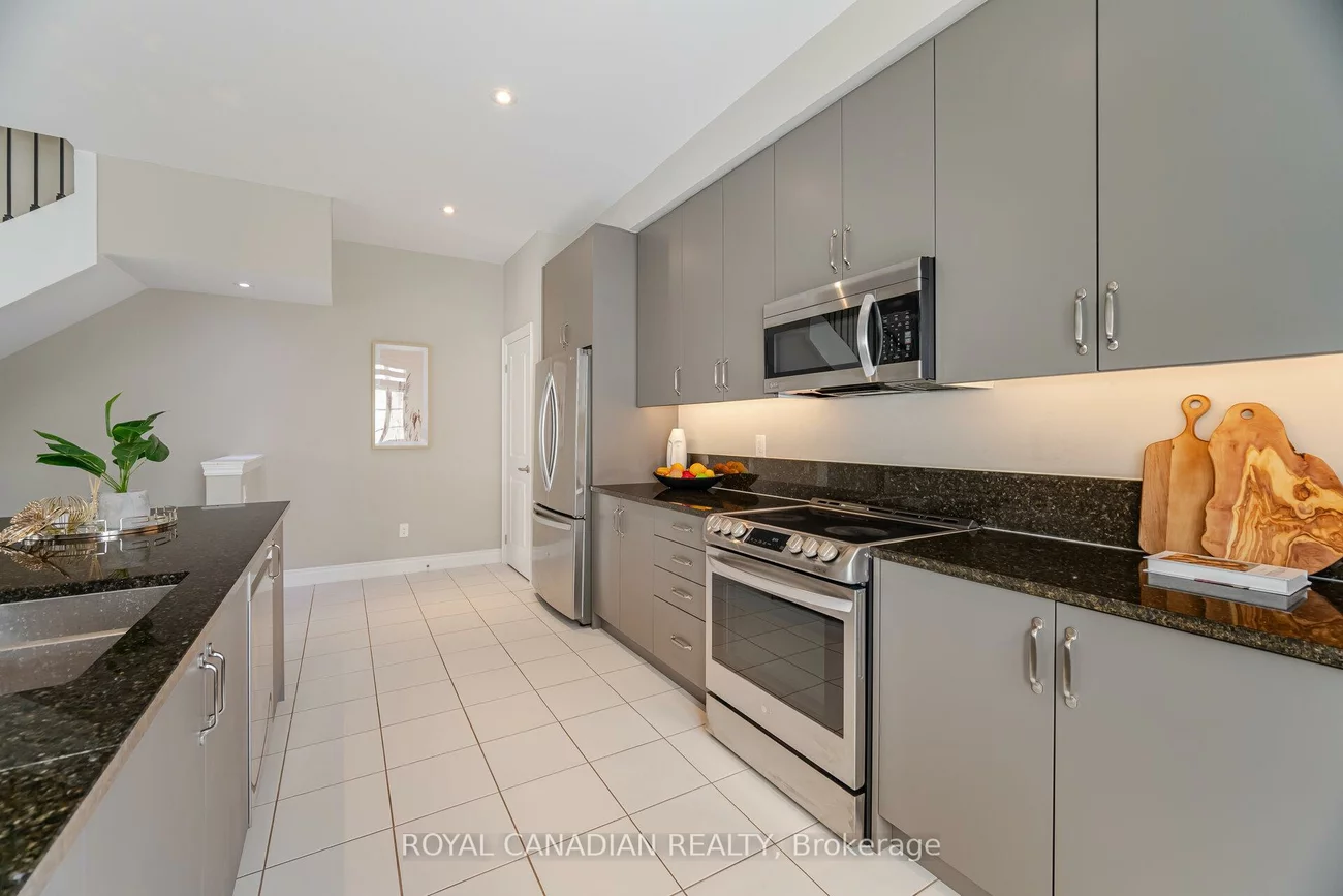 50, Lunar, Streetsville, Mississauga