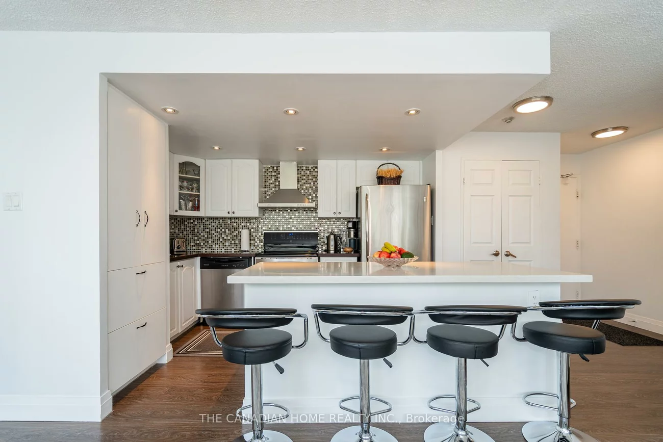 3695, Kaneff, Mississauga Valleys, Mississauga